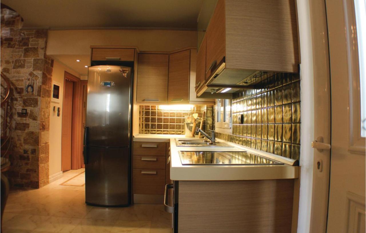 Amazing Home In Artemida With Kitchen 外观 照片